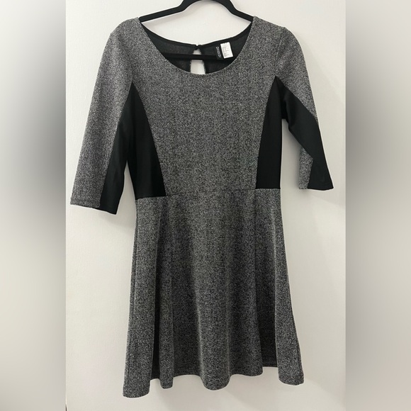 H&M quarter length sleeve dress size 10. - Picture 2 of 12